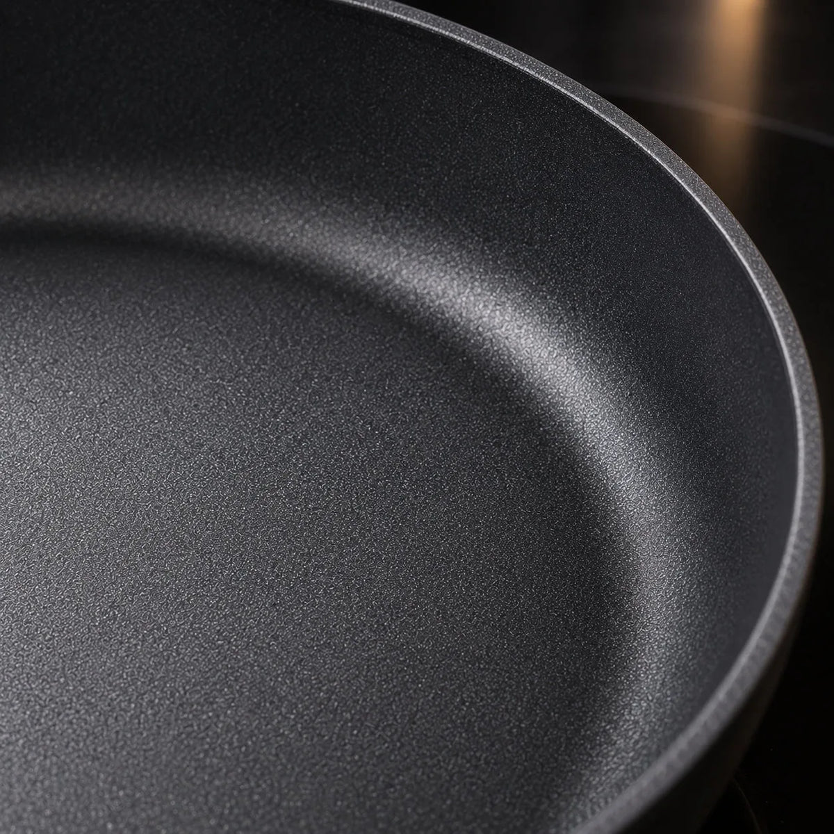 Titanium Pande 28 cm